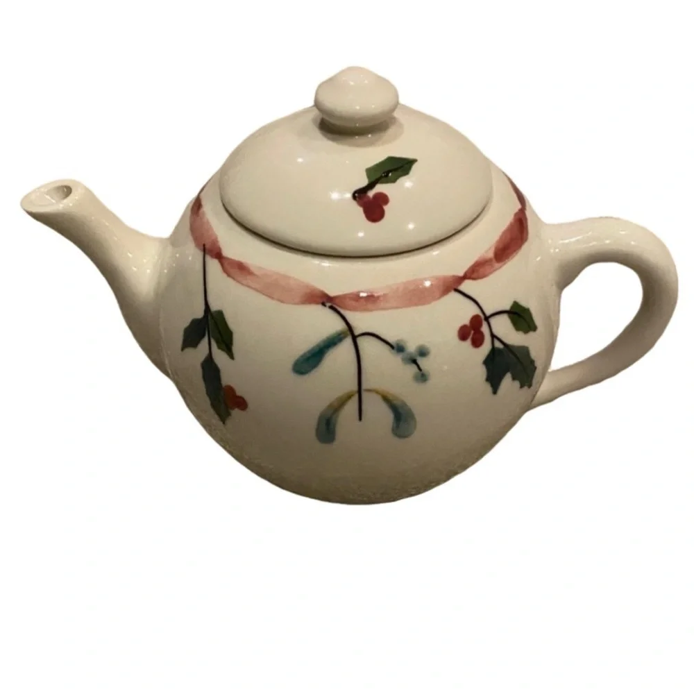 Hartstone Ceramic Teapot with Holly Design.